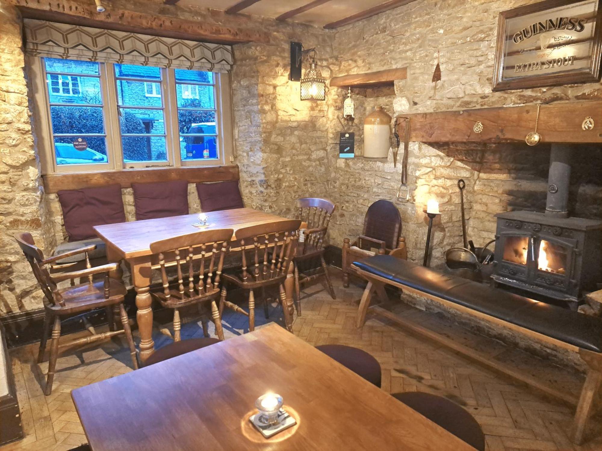 Bed and Breakfast The White Hart Eynsham Экстерьер фото